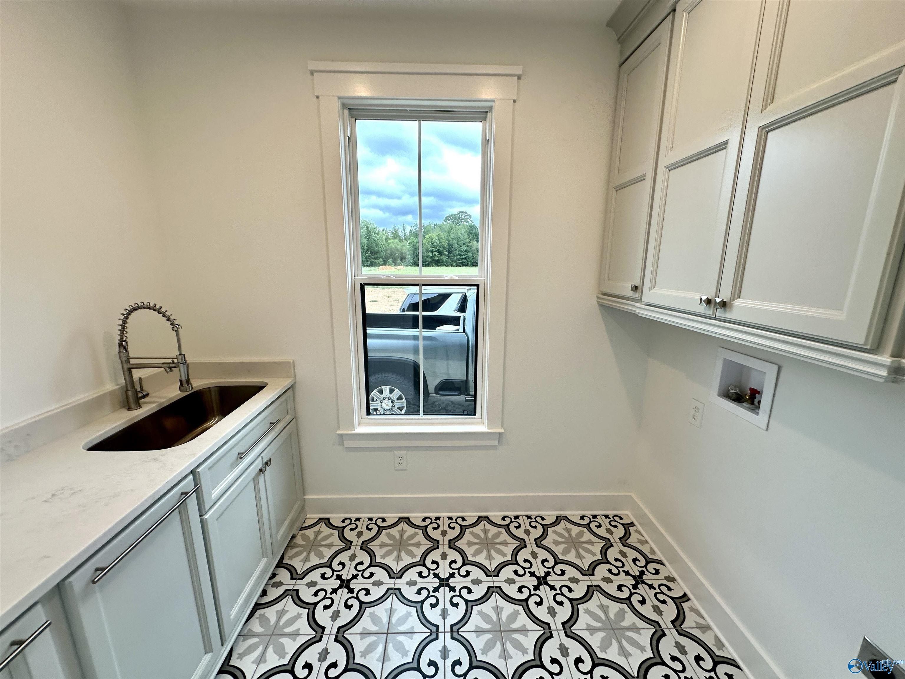 285 Bent River Drive. Gadsden, AL 35901