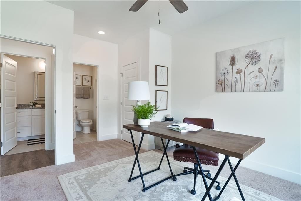 1004 Crossing Court W. Valley, AL 36854