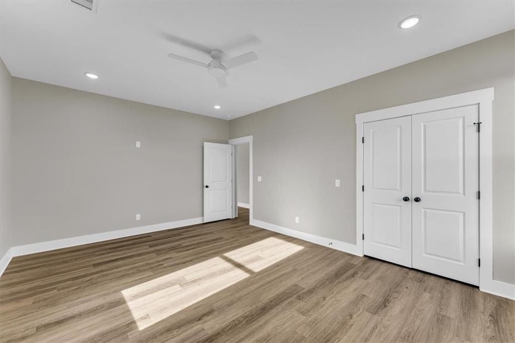 212 Oneal Lane. Elkins, AR 72727