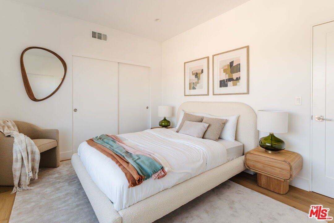 1803 S Orange Dr. Los Angeles, CA 90019
