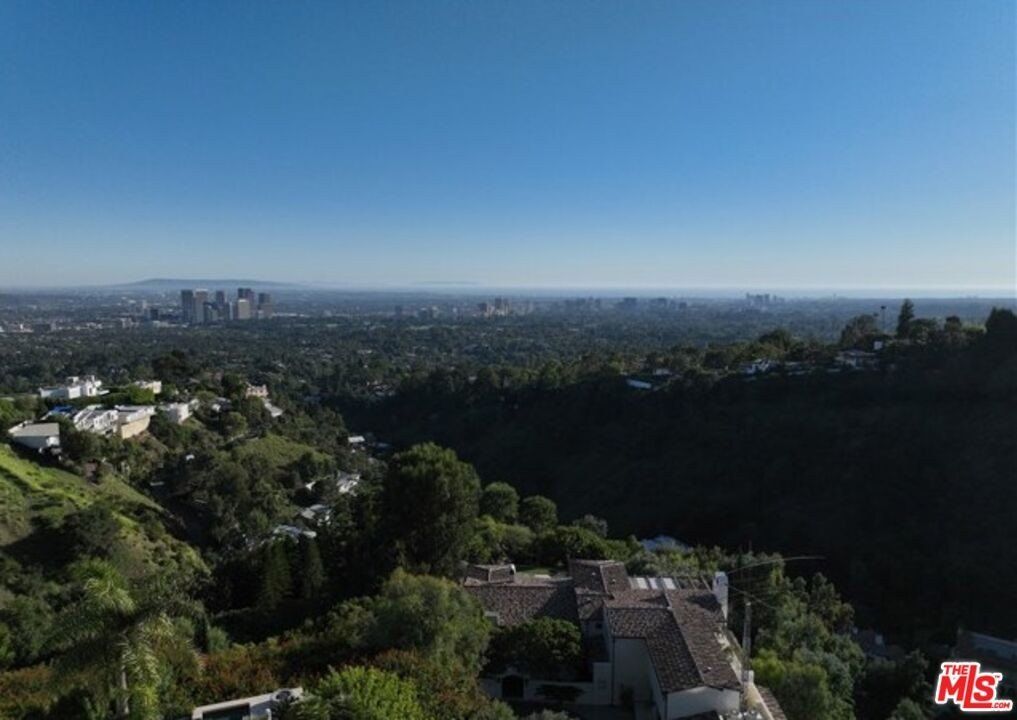 1551 Summitridge Dr. Beverly Hills, CA 90210