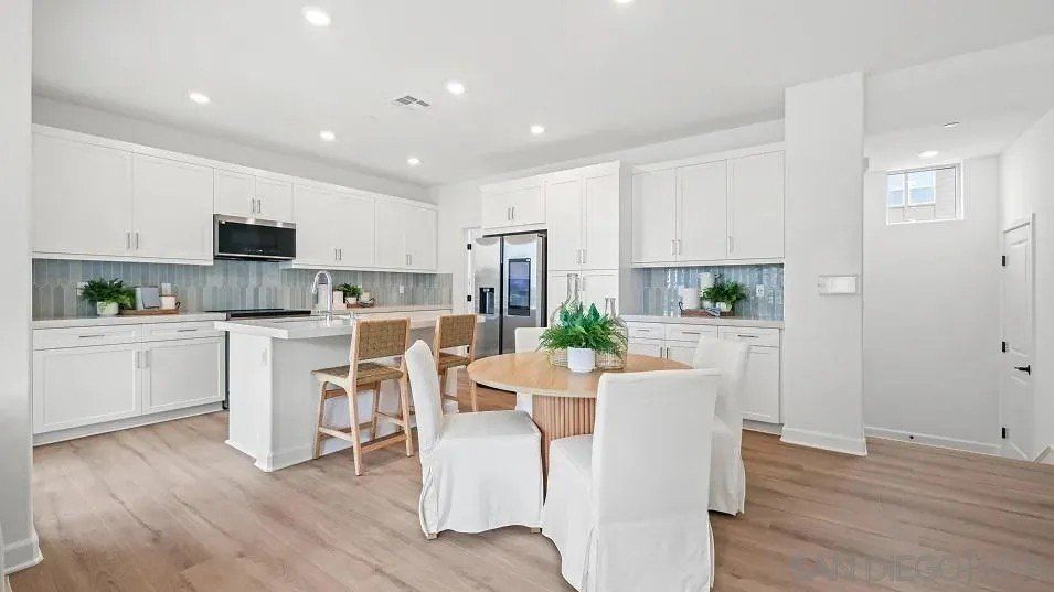 319 Honeysuckle. Oceanside, CA 92057