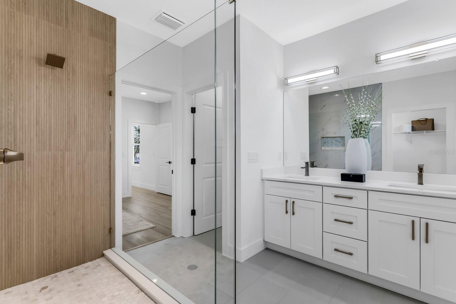 2138 W Chestnut Street. Tampa, FL 33607