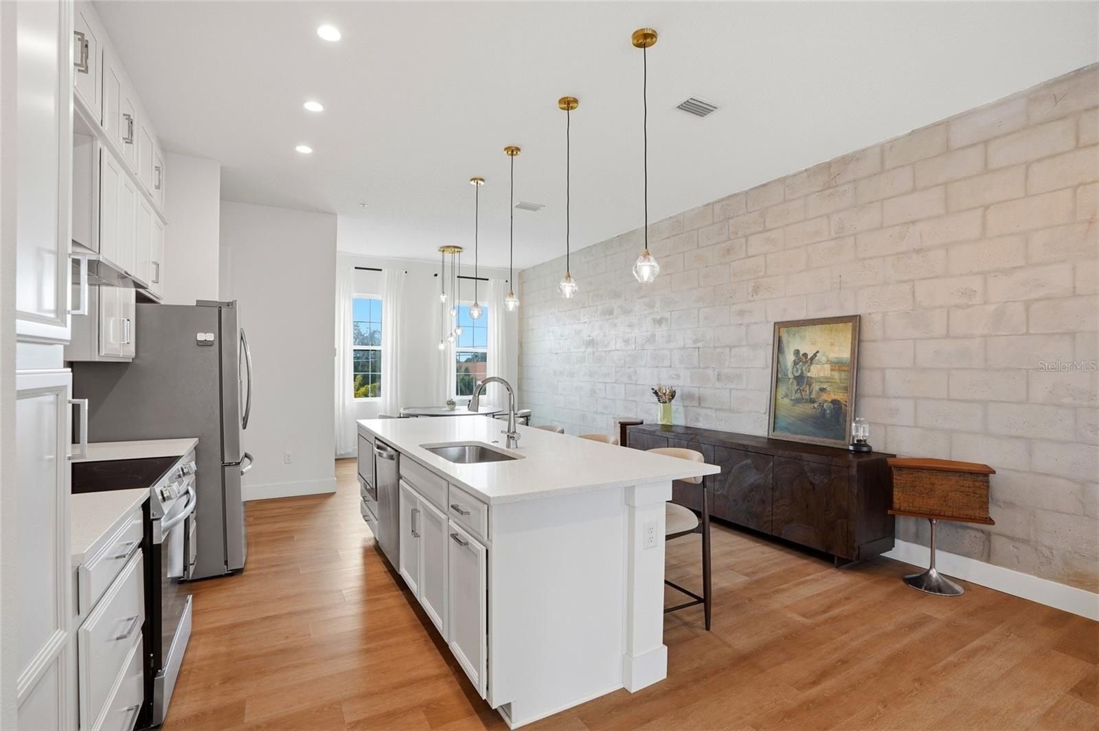 2736 5Th Avenue S. St Petersburg, FL 33712