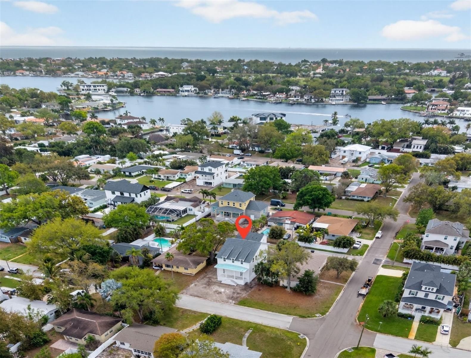 808 39Th Avenue Ne. St Petersburg, FL 33703