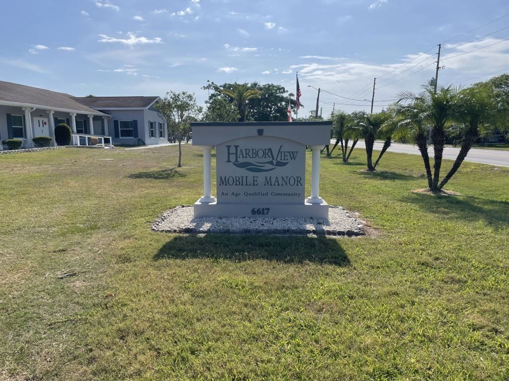 5646 Blue Harbor Drive 324. New Port Richey, FL 34653