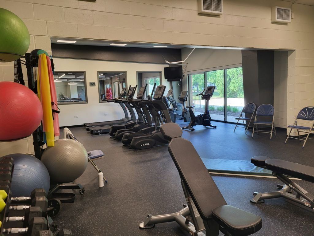 1149 Bayside Road 148. Elgin, IL 60123