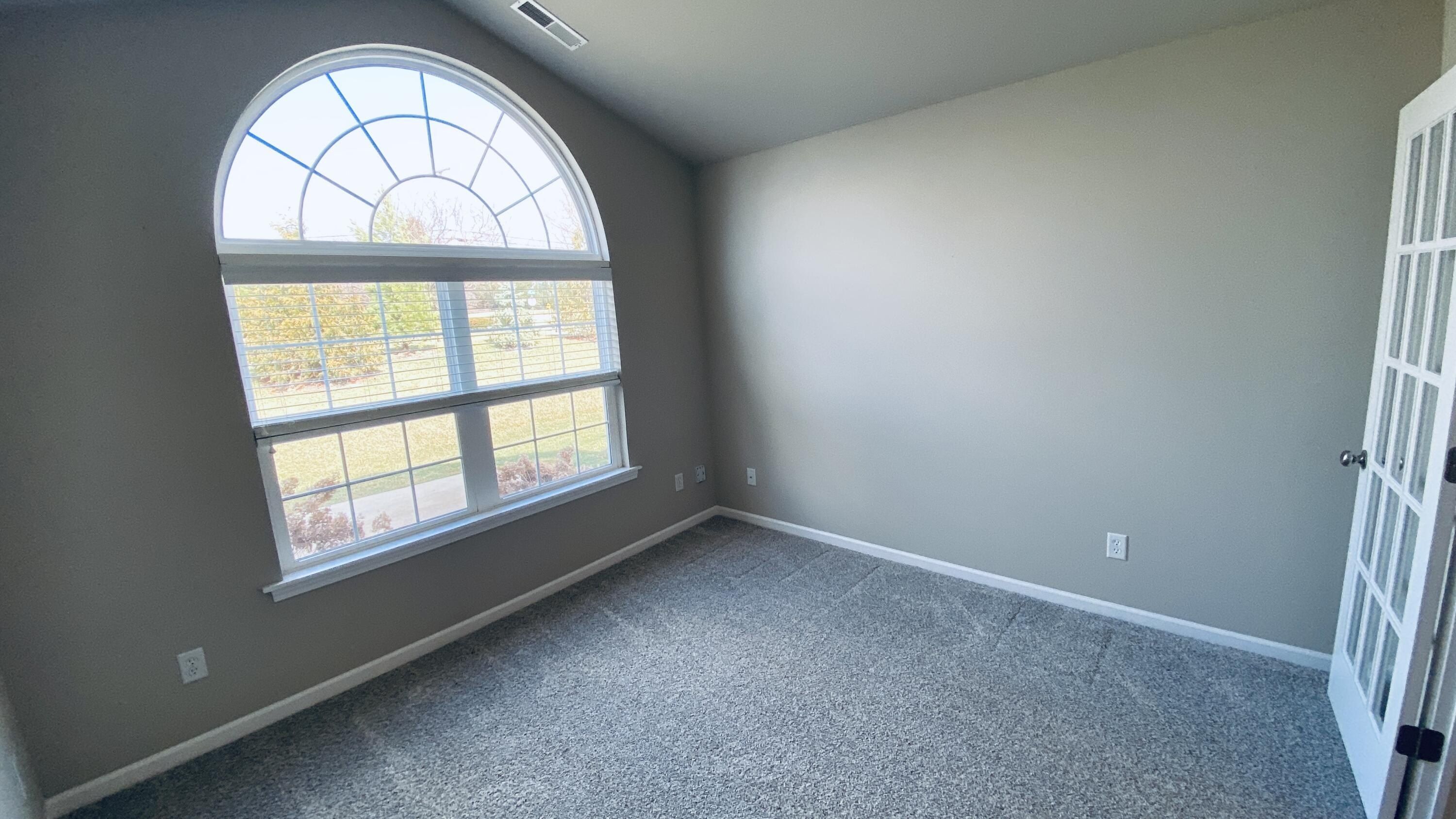 5436 Fountain Circle. Crown Point, IN 46307