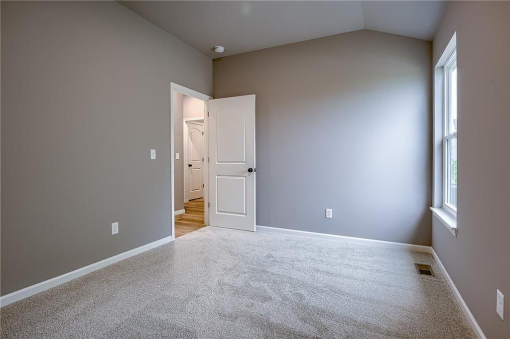 18400 W 205Th Street. Spring Hill, KS 66083