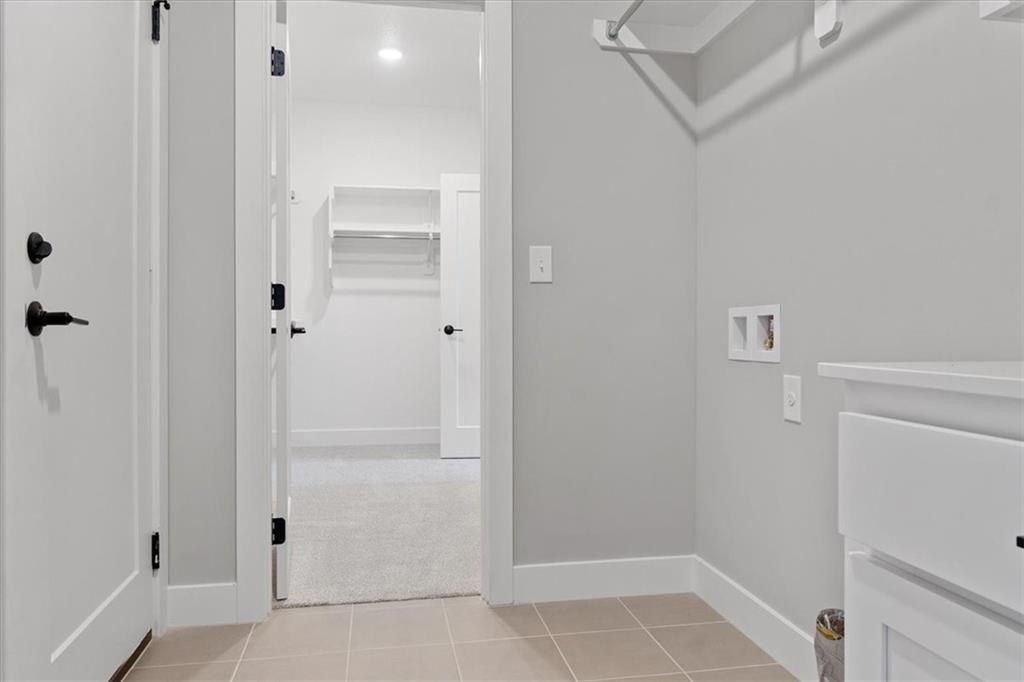 25069 W 94Th Terrace. Lenexa, KS 66227