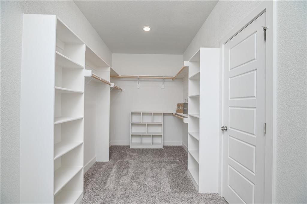 23811 W 59Th Terrace. Shawnee, KS 66226