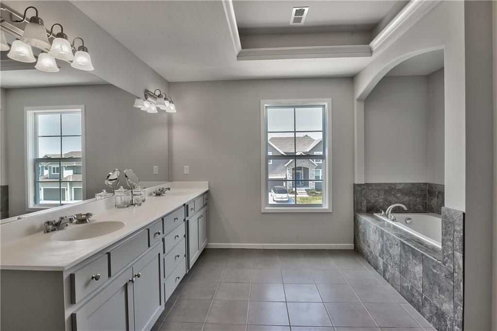 2275 W Elm Terrace. Olathe, KS 66061