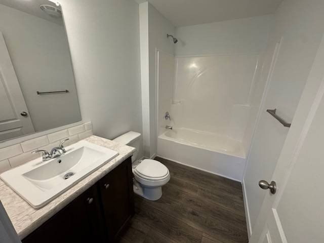 1074  E Park Street. Gardner, KS 66030
