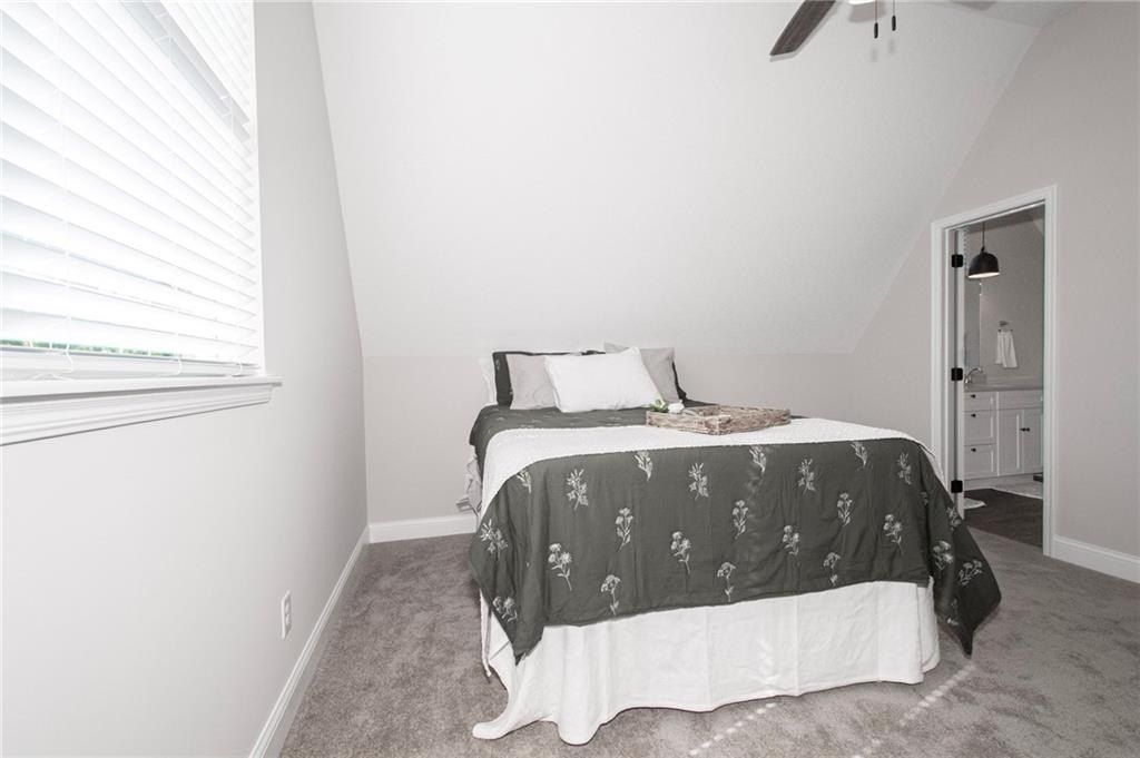 13741 Leigh Drive. Bonner Springs, KS 66012
