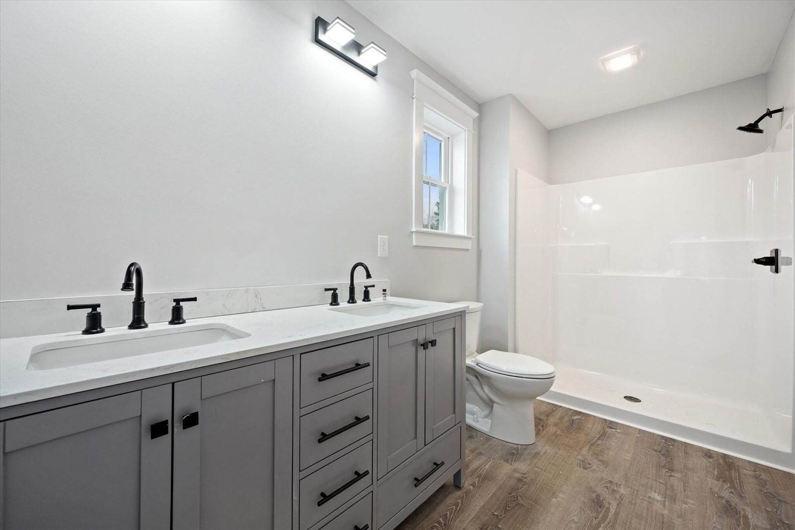 673 Streamside Avenue. Hermon, ME 04401