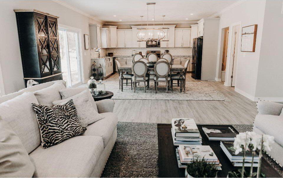 6237 Comiskey Road. Stevensville, MI 49127