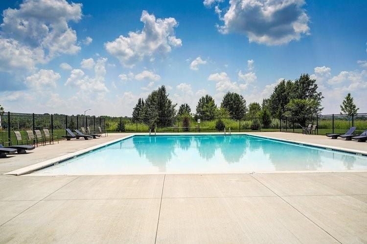 706 Glenn Circle. Raymore, MO 64083