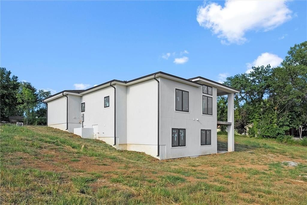 2603 Nw 84Th Terrace. Kansas City, MO 64154