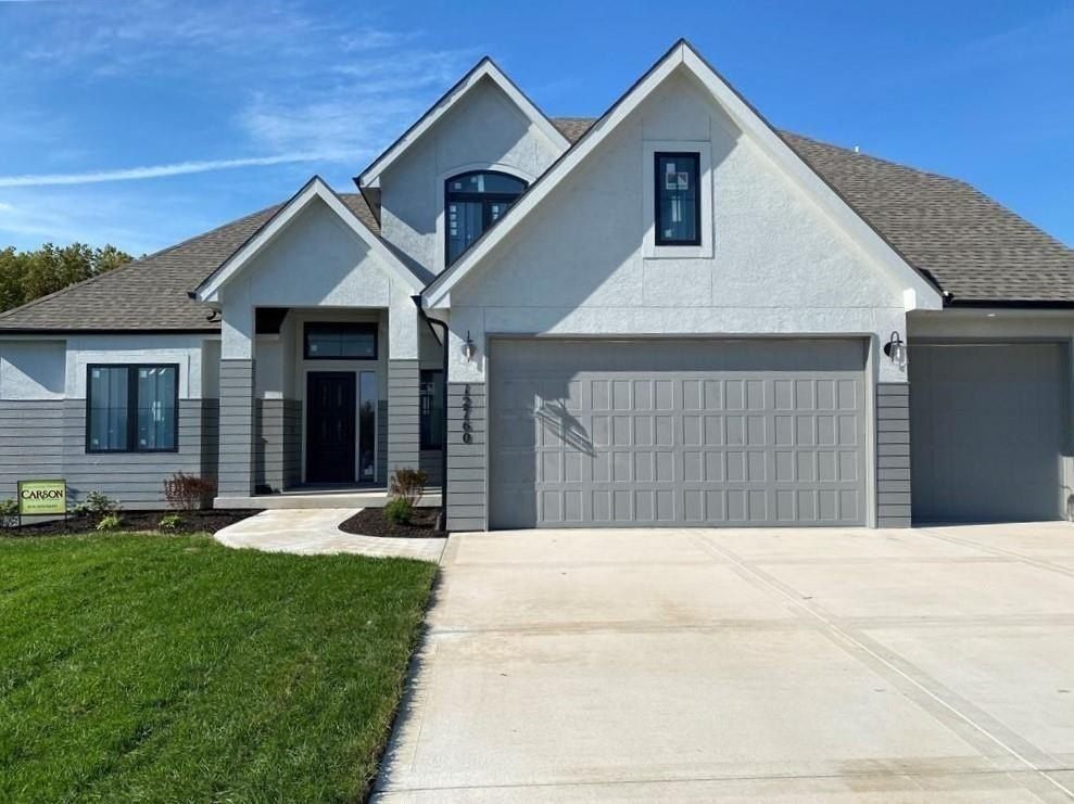 2331 Nw Palisades Drive. Riverside, MO 64150