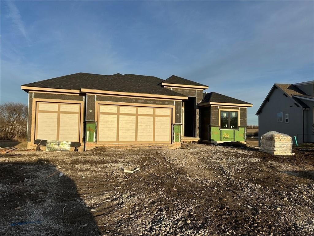 2825 Sw Heartland Road. Lees Summit, MO 64082