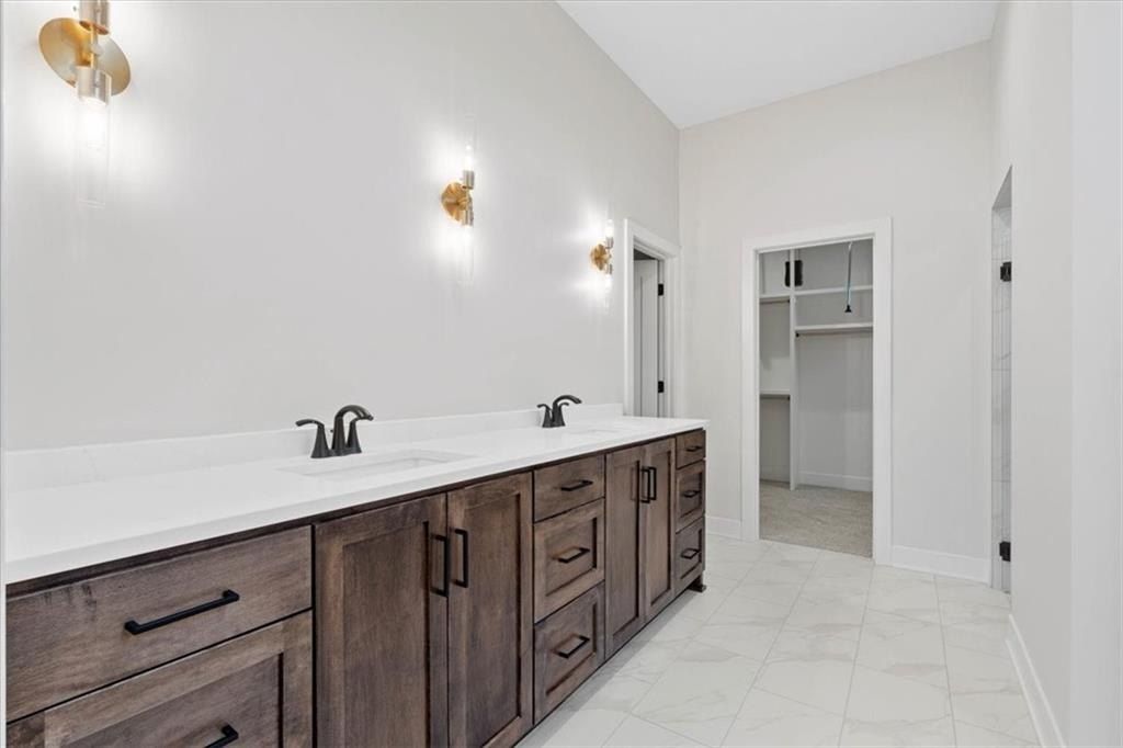 13458 Terrace Park Drive. Parkville, MO 64152