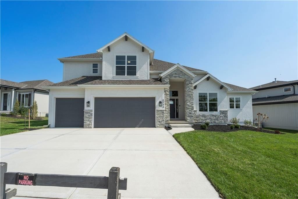 5788 Nw Black Oak Court. Parkville, MO 64152