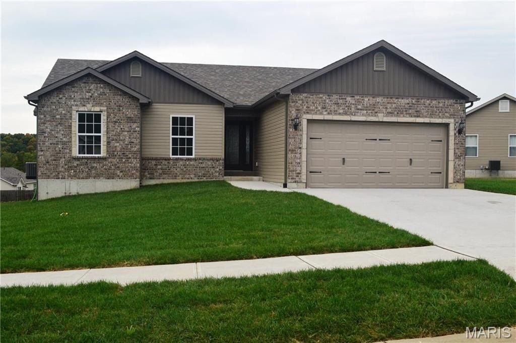 713 Blake Drive. Hillsboro, MO 63050