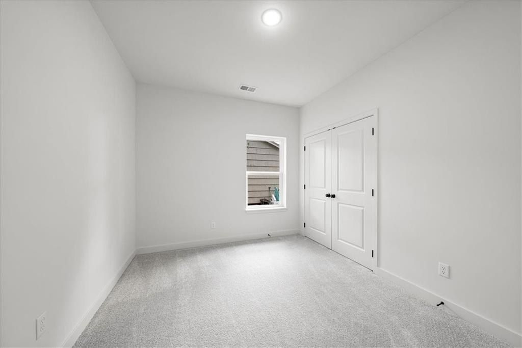 11407 Spruce Avenue. Kansas City, MO 64137