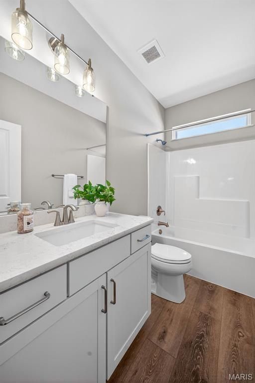 1 Tbb Whitehall  Sulphur Spring. Manchester, MO 63021