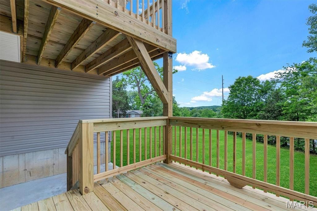 25 Milanna Drive. Arnold, MO 63010