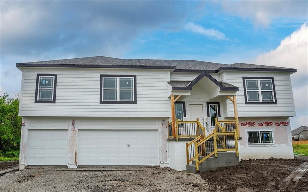 830 Cedar Ridge Drive. Grandview, MO 64030