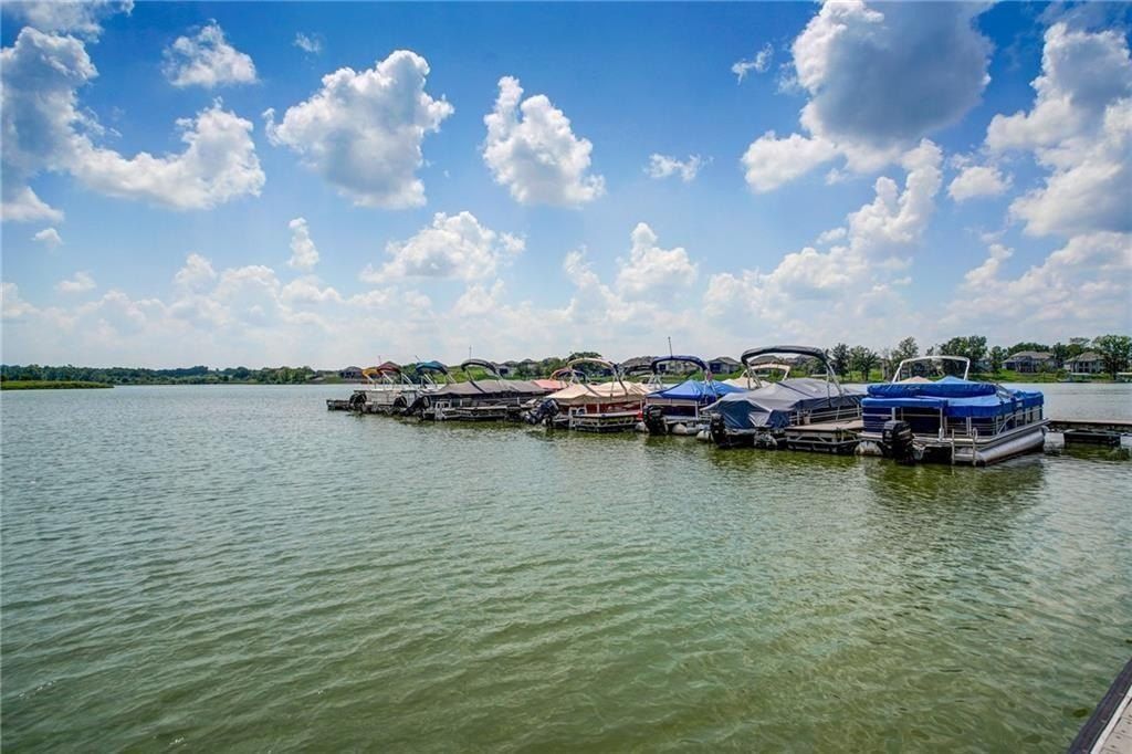 716 Glenn Circle. Raymore, MO 64083