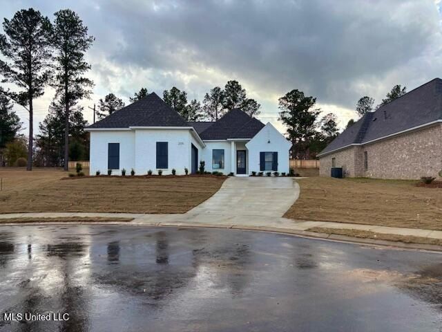 Lake Crest Drive. Madison, MS 39110