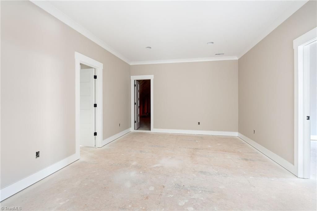 Valley View Circle. Clemmons, NC 27012