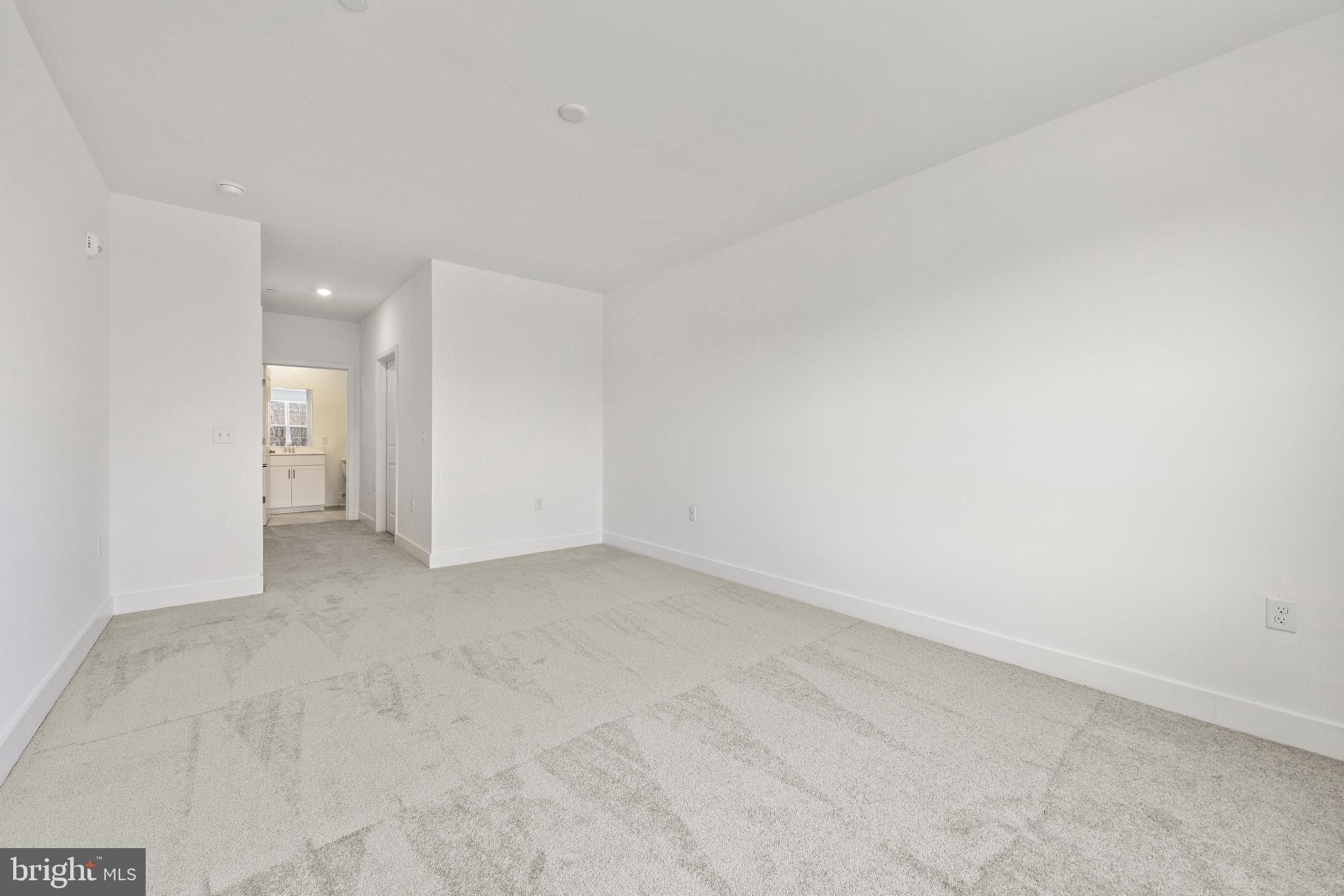 27205 Radford. Monroe Township, NJ 08831