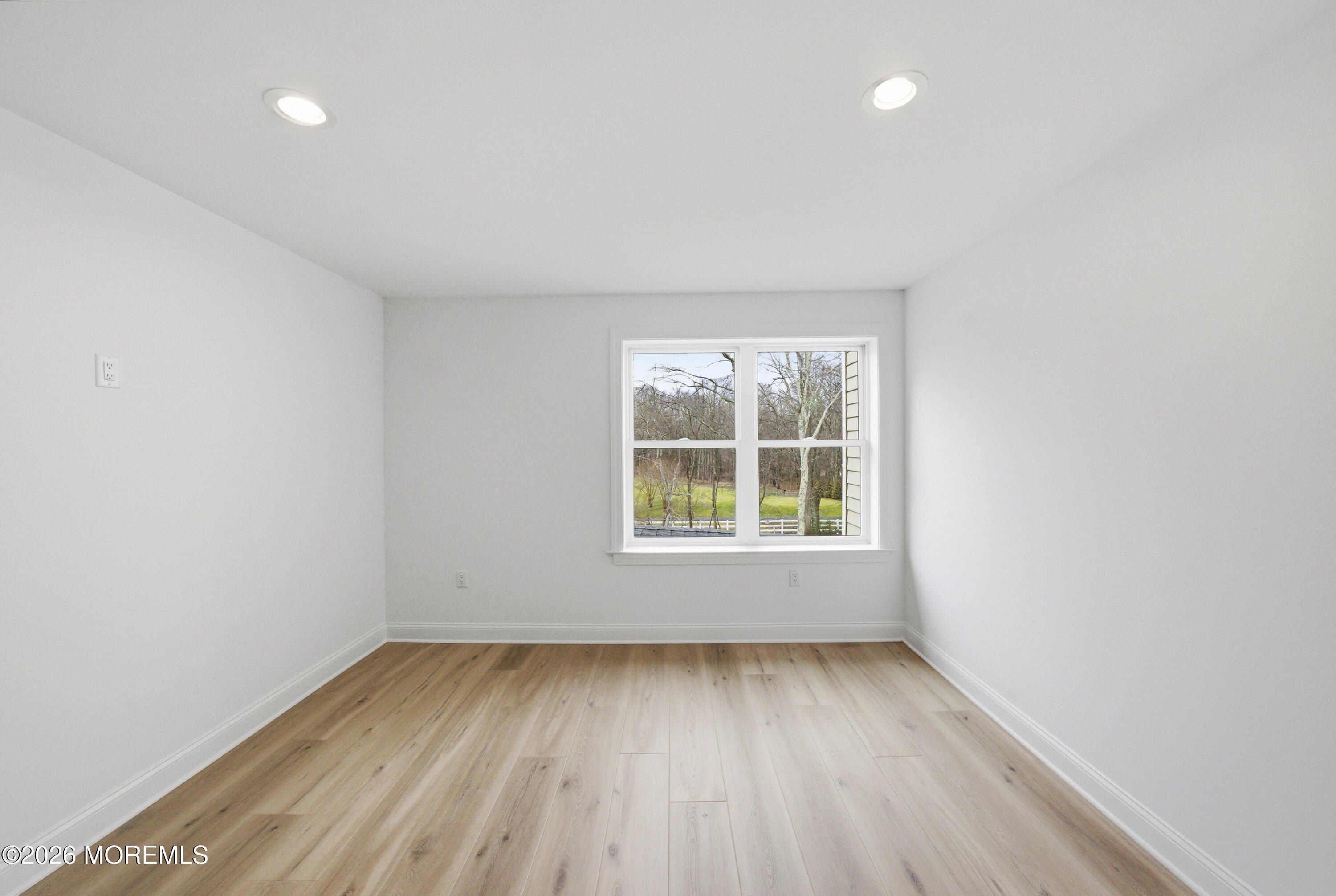 16 Remington Court. Farmingdale, NJ 07727