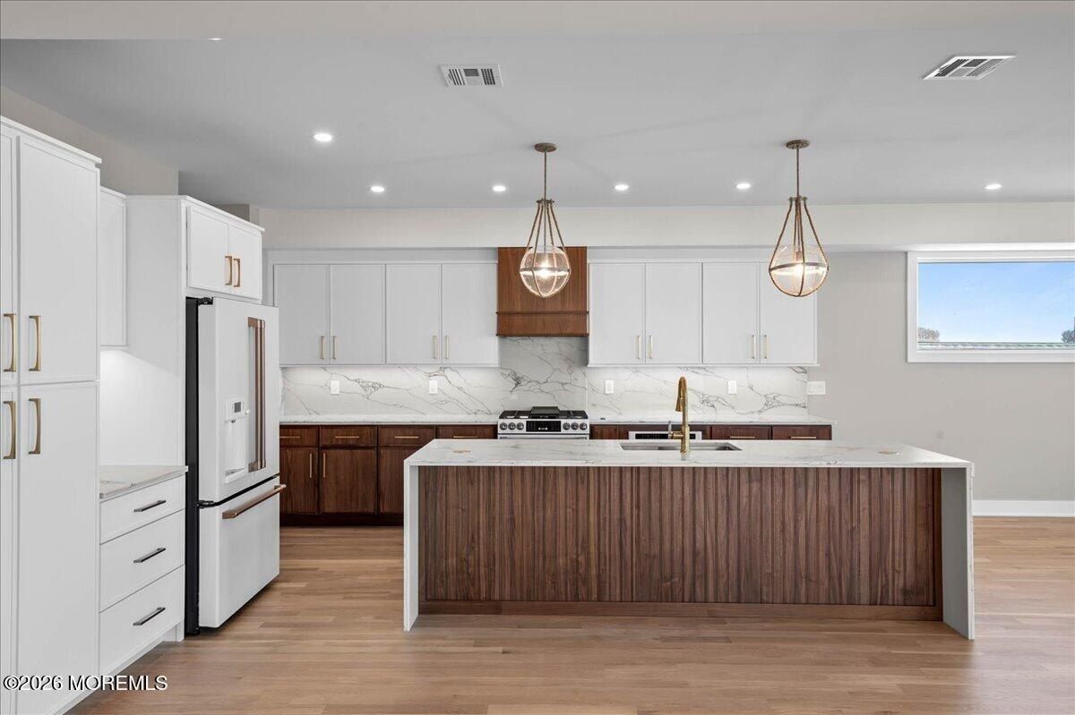 17 I Street. Seaside Park, NJ 08752