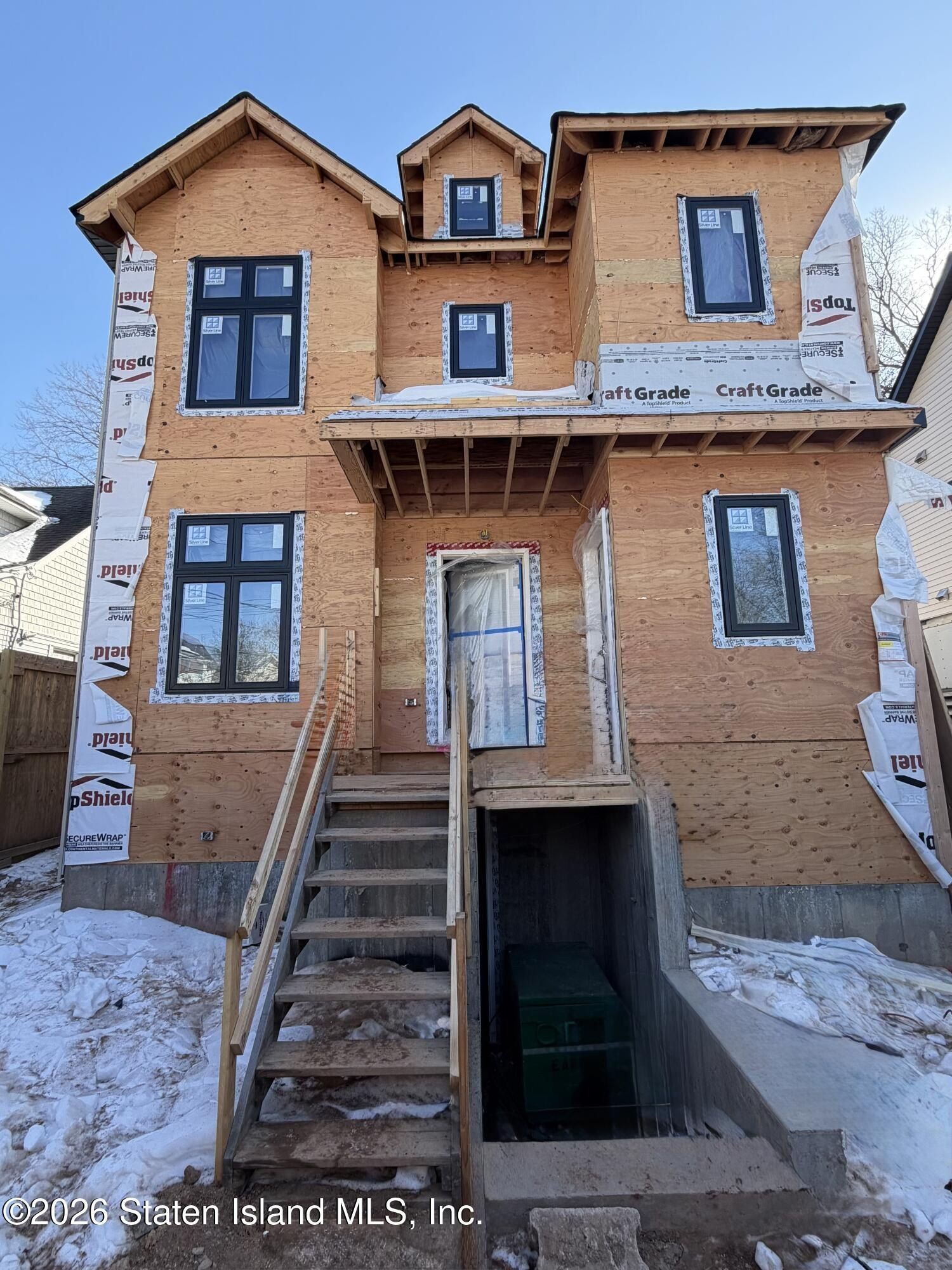 226 Rathbun Avenue. Staten Island, NY 10312