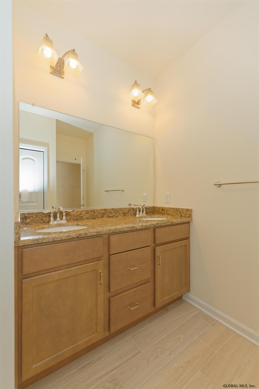 104 Kristina Loop. Troy, NY 12180