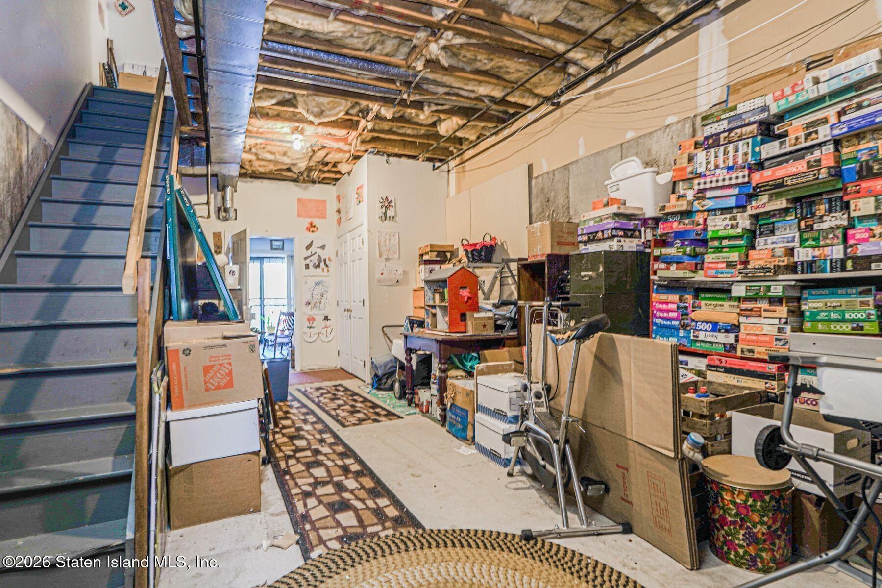 47 Tappen Court. Staten Island, NY 10304