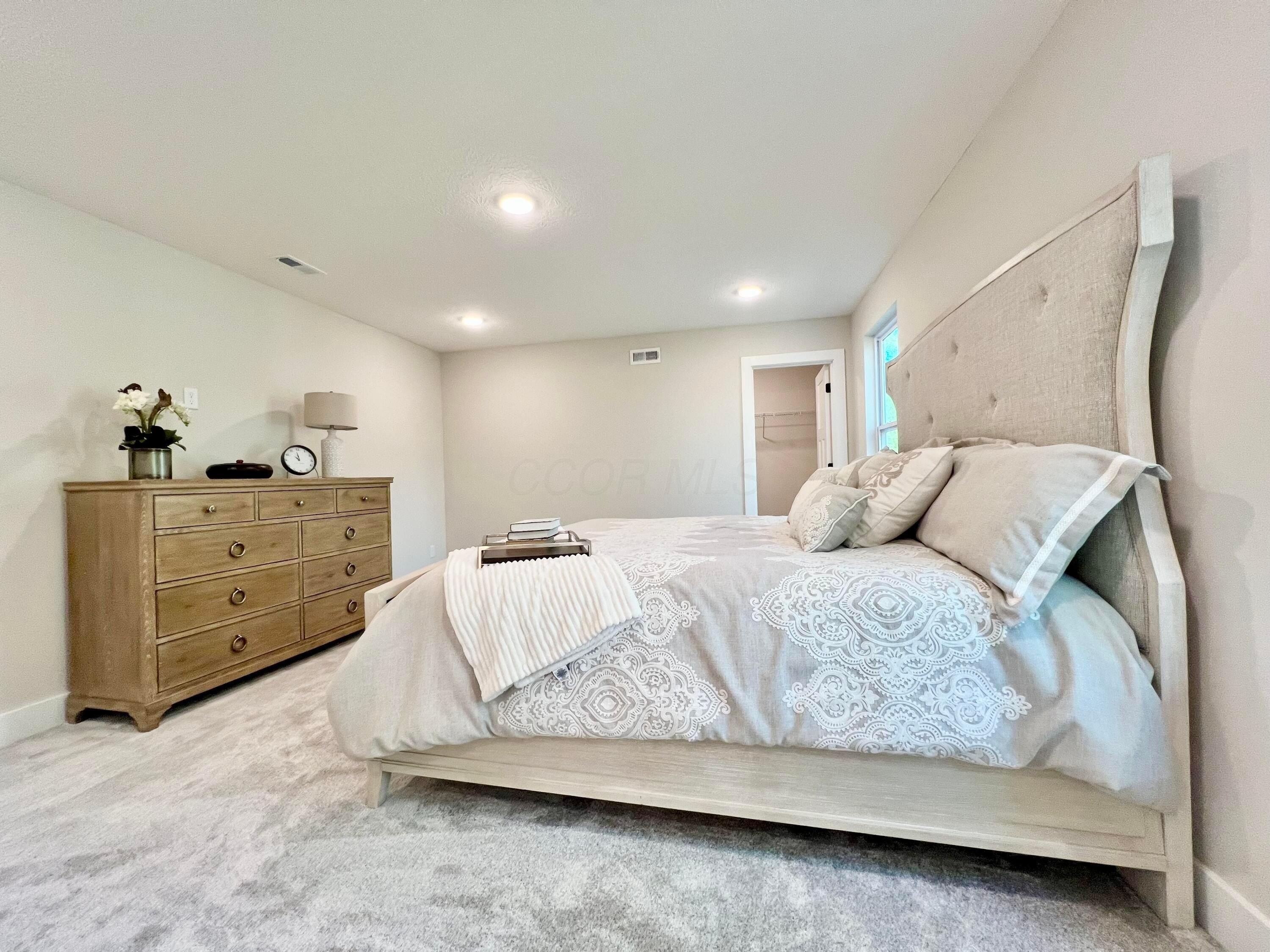 13294 Cedar Road Ne. Thornville, OH 43076