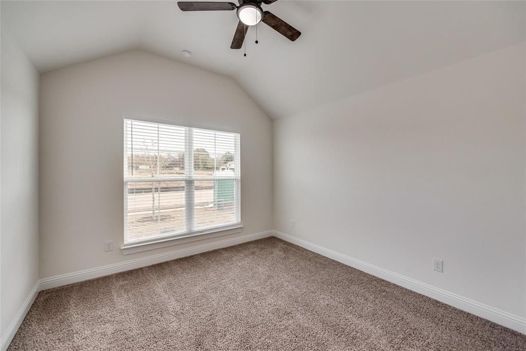 104 Maverick Trail. Valley View, TX 76272