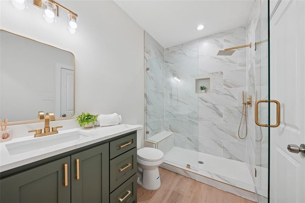 828 Stamps Avenue. Fort Worth, TX 76114