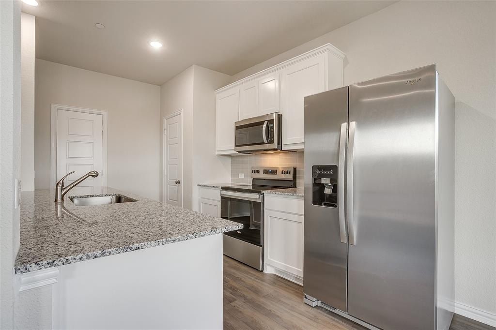 1550 Homeplace Circle. Mansfield, TX 76063