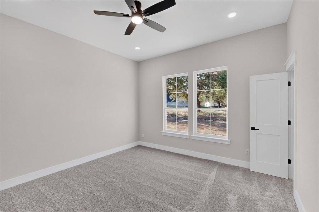 1161 Gonzollas Road. Springtown, TX 76082