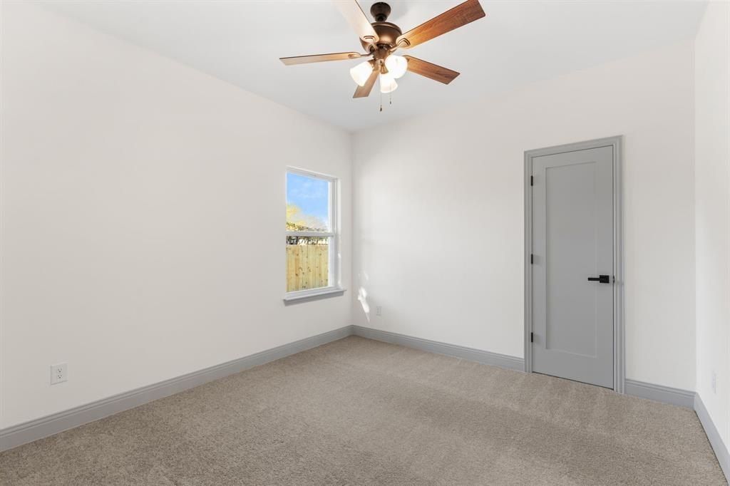 1516 Ports O Call Court. Granbury, TX 76048