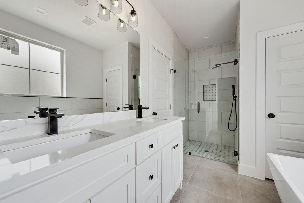 518 Berke Street. Newark, TX 76071