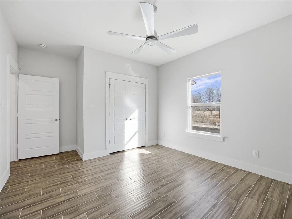 107 W Stagecoach Trail. Weatherford, TX 76085
