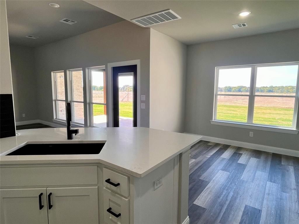 1404 Dixie Estates Way. Whitesboro, TX 76273