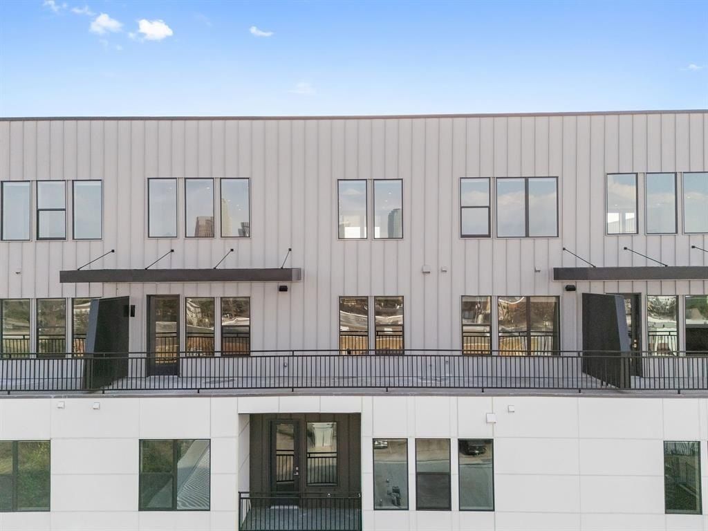 1900 S Ervay Street. Dallas, TX 75215